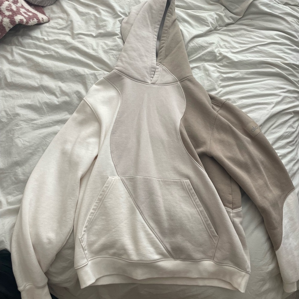 Alo Yoga men’s make waves Hoodie